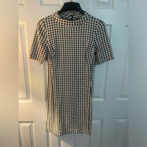 Chaps Black & White Sweater Dress . Size 6